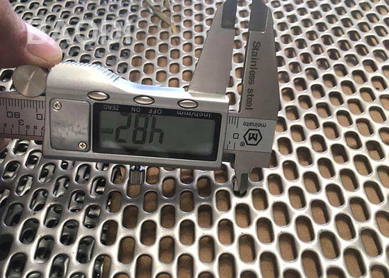 la lunghezza di 2m ha galvanizzato il metallo perforato di perforazione Mesh Steel Net Screen di CNC