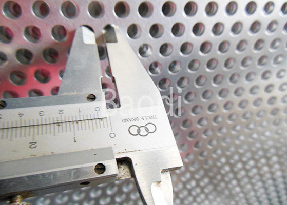 0.8 - strato perforato di alluminio del foro rotondo di 25mm con la larghezza massima di lunghezza/1.5m di 3m
