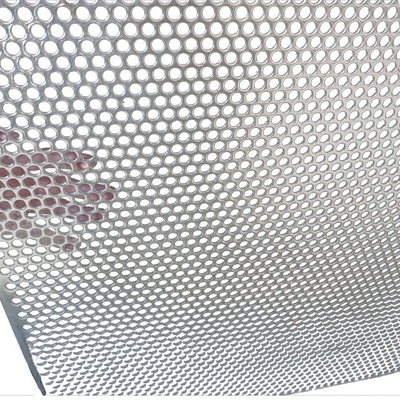 Industria Piastra perforante rotonda con piccolo buco pannelli metallici a lamiera perforati da 0,5 mm con resistenza alla corrosione e piccoli buchi rotondi