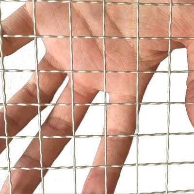 Soluzione di recinzione liscia e duratura di alta resistenza agricola a maglia stretta per una protezione ottimale e duratura