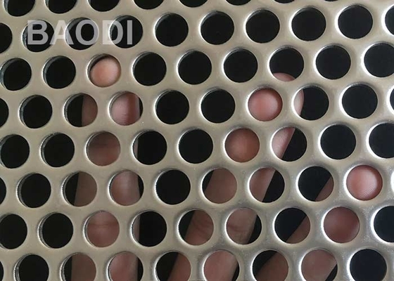 L'acciaio inossidabile 304 316L ha perforato Mesh Round Hole 1m x 2m