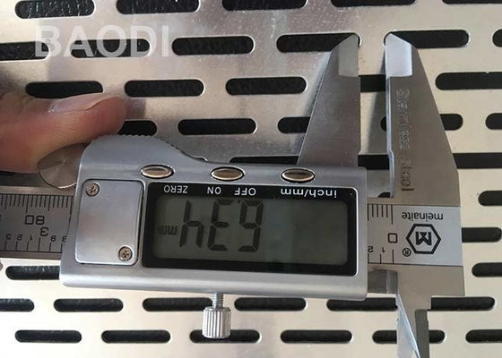 La perforazione scanalata fora 0.5mm che 0.8mm hanno perforato Mesh Filter Mining Screen di alluminio